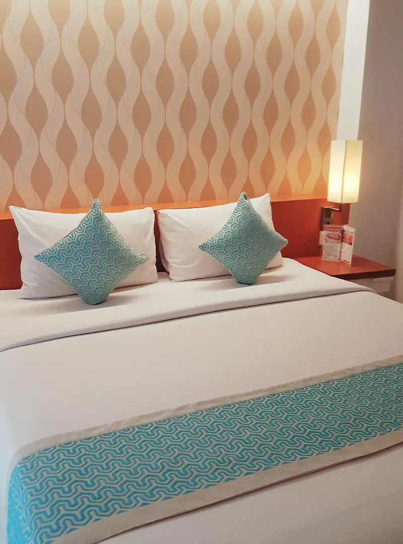 Holiday Inn Express Bali Sunset Road By Ihg Kuta  3*, Kuta (Bali)